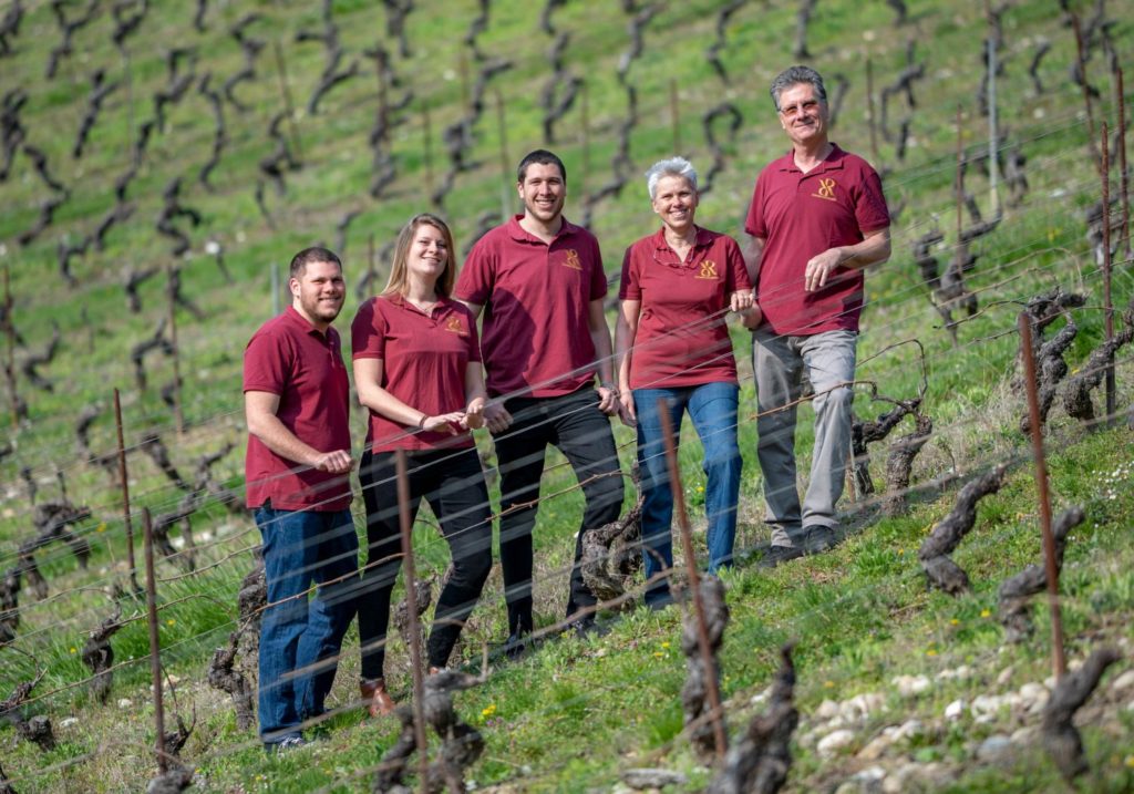 Fondue
Vin
Vignoble
Noël
Dégustation
Tradition
Convivialité
Hiver
Festif
Équipe
TukTuk
Fromage
Raclette
Visite
Domaine